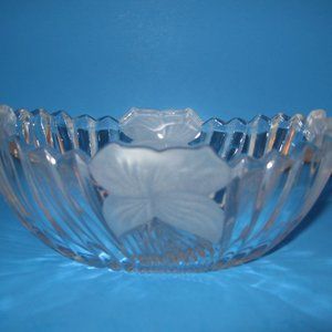 SUTTON PLACE 7" Oval FROSTED LEAVES Glass Bowl Crystal Clear Industries Giftware